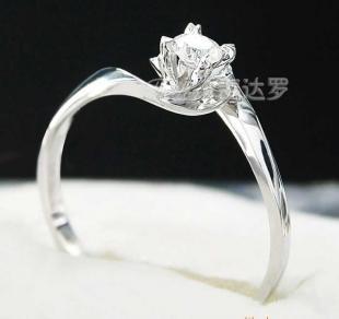 斐达罗珠宝首饰铂金镶嵌钻石戒指——奢华与品质的完美结合