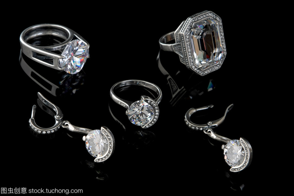 珠宝首饰 璀璨之光，映照千年文明与时尚风华